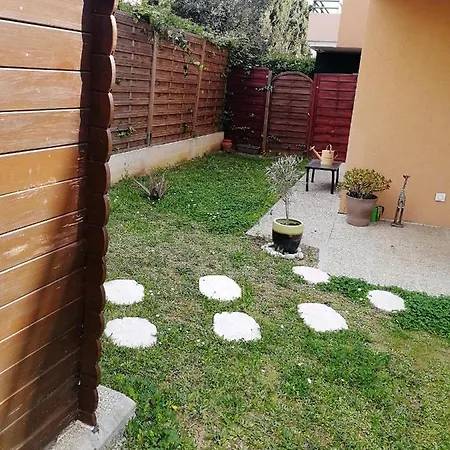 Lovely & Garden - Pres Des Plages Apartment *